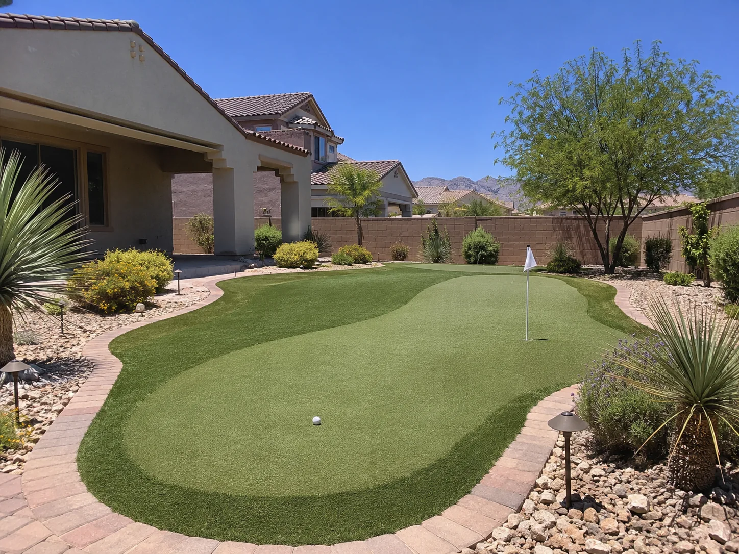 Backyard putting green Scottsdale AZ